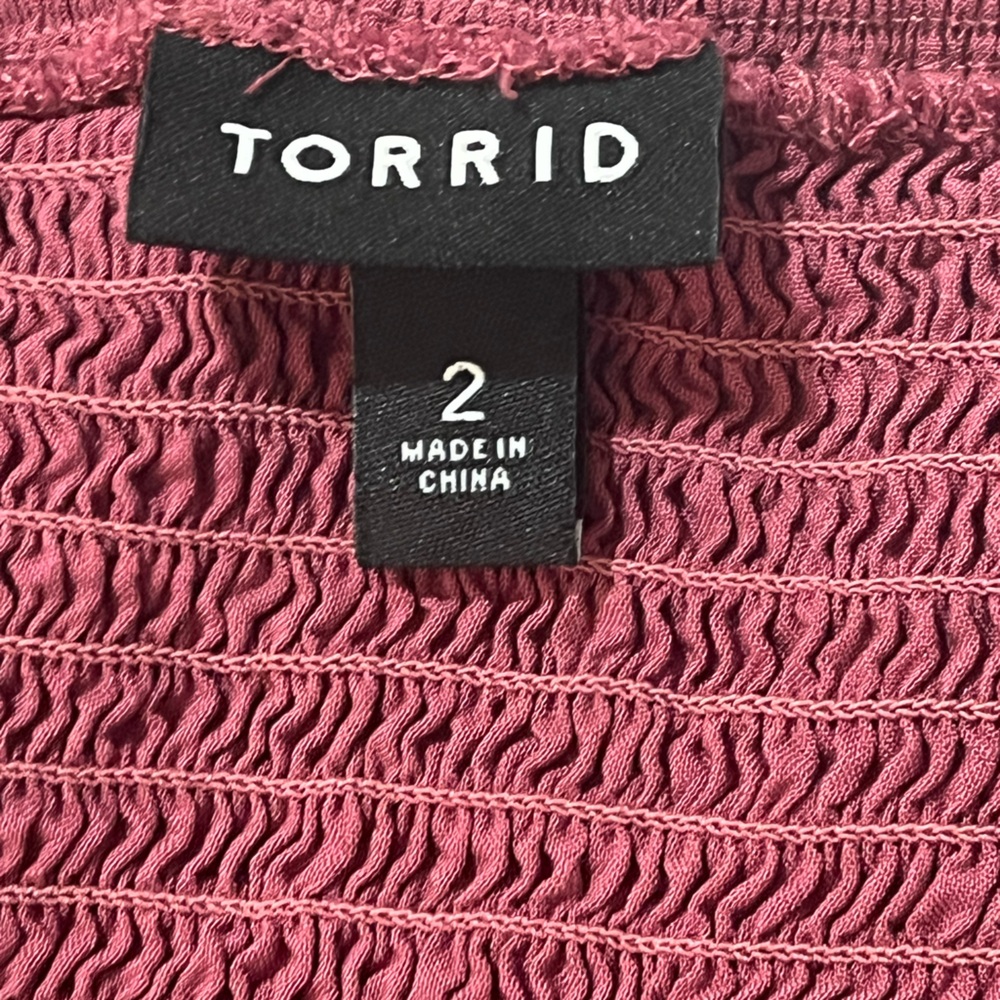 Torrid sz 2 crop blouse with ruffled straps EUC - Picture 8 of 8